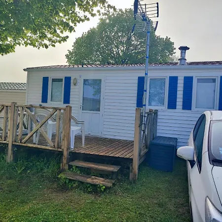 Camping Bellevue Avec Piscine Kemp *